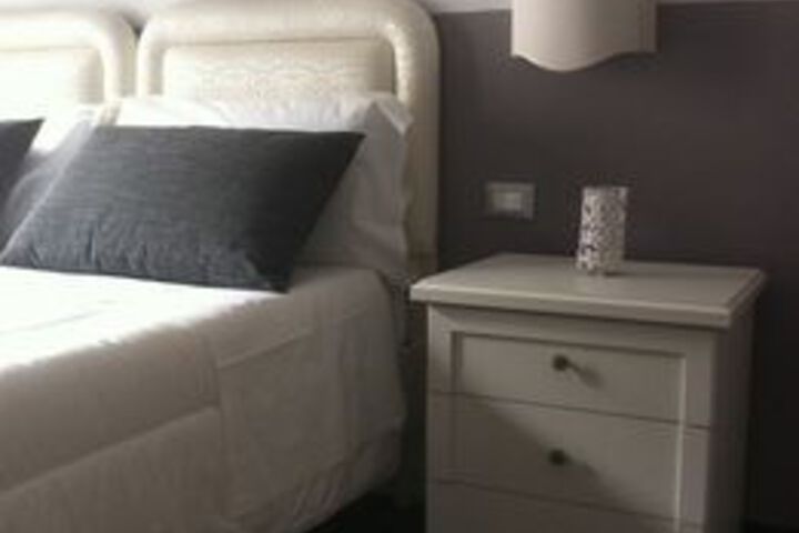 Room 14 of 33