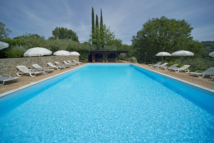 Pool 38 of 75