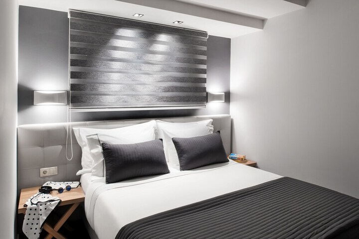 Room 9 of 51