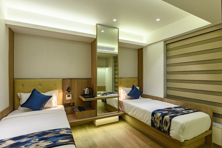 Room 13 of 29