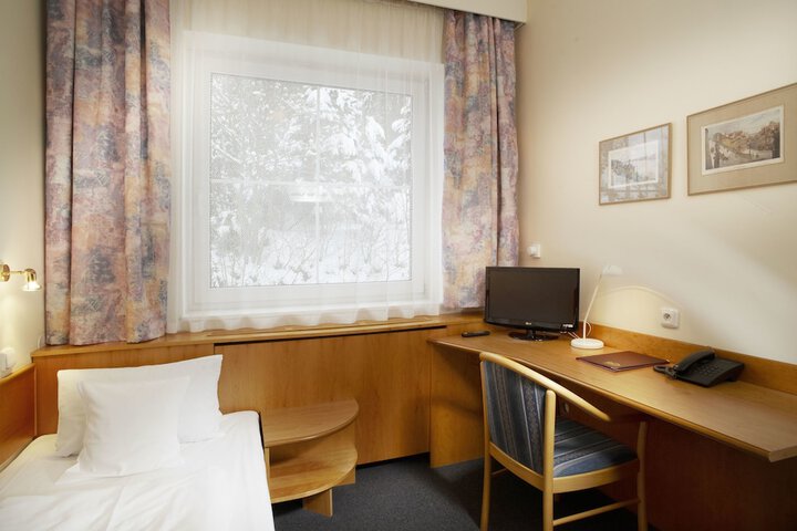 Room 8 of 24
