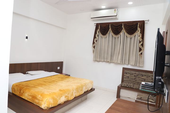 Room 4 of 19