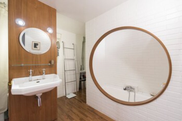 Room 3 of 18
