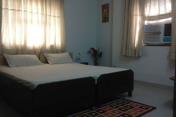 Room 12 of 70