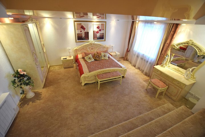 Room 5 of 63