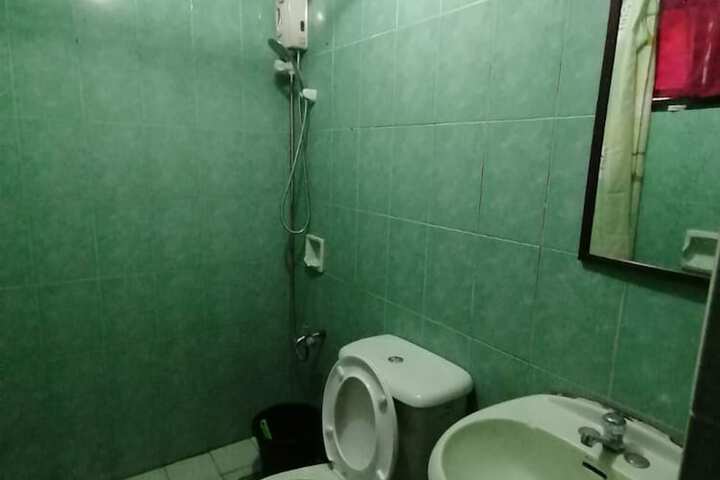 Room 19 of 29