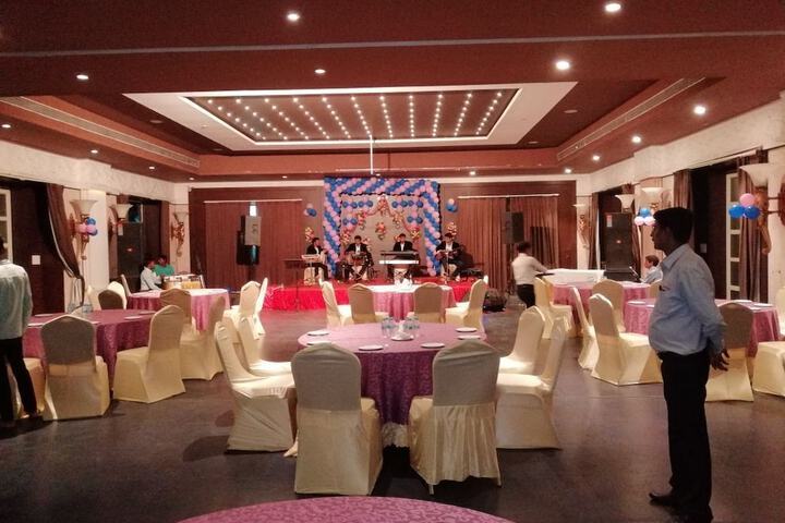 Ballroom/Hall 29 of 35