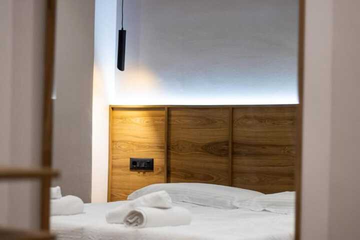 Room 15 of 29