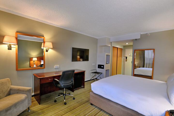 Room 52 of 128