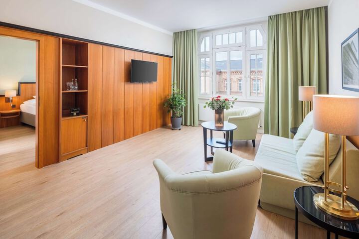 Room 15 of 42
