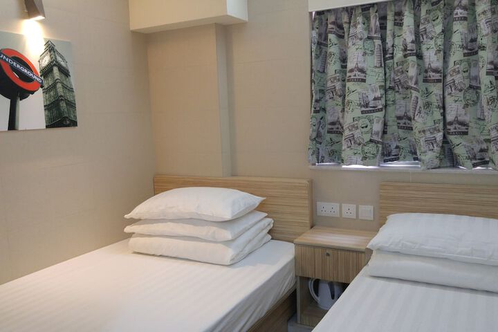 Room 4 of 23
