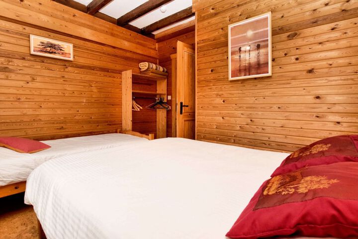 Room 15 of 35