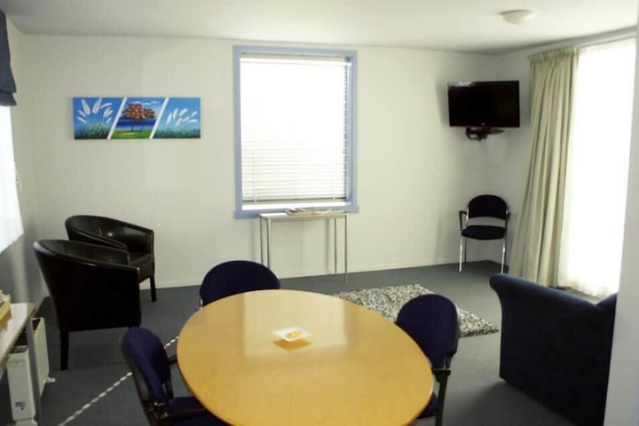 Room 6 of 67