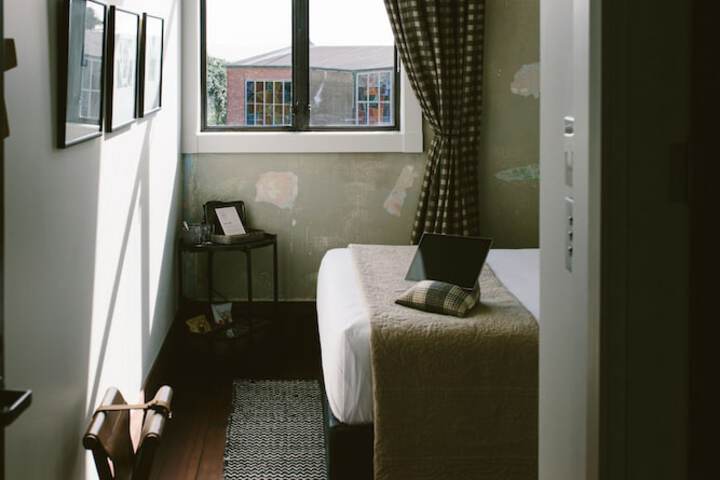 Room 29 of 61