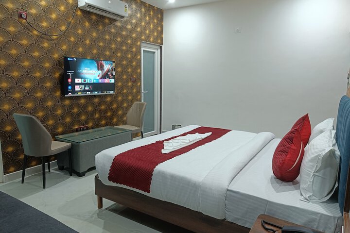 Room 4 of 13