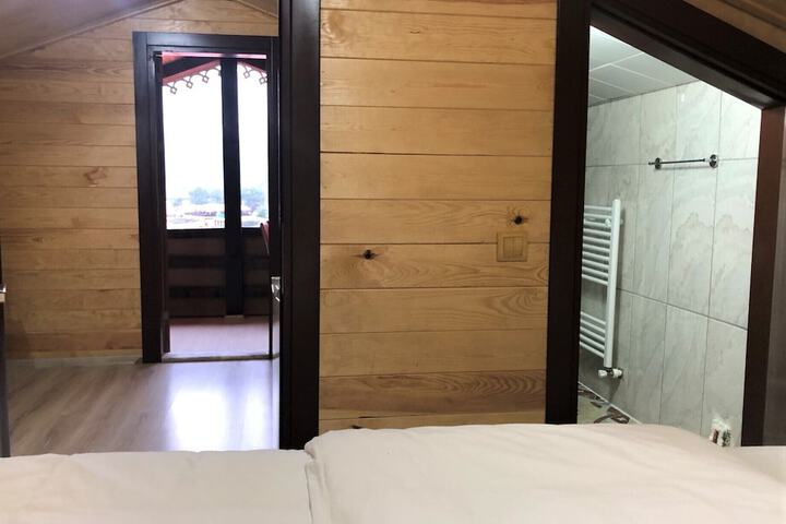 Room 6 of 17