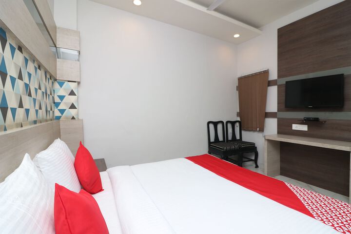 Room 12 of 14