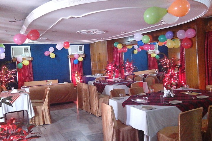 Ballroom/Hall 62 of 71