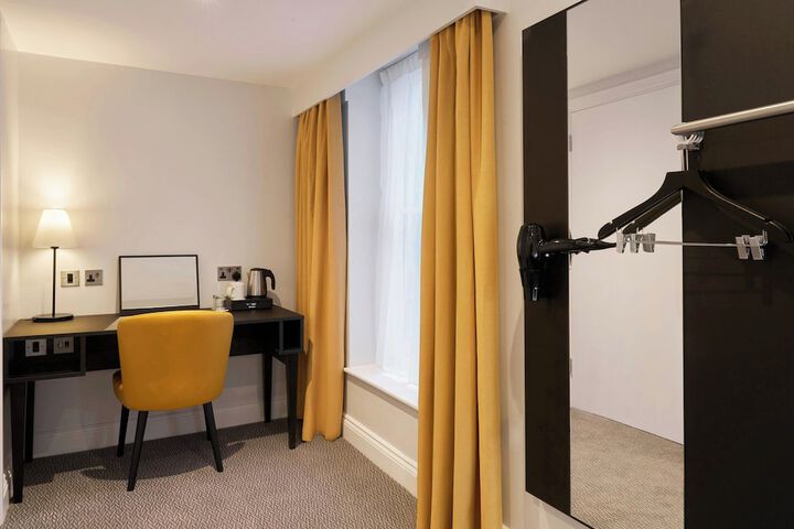 Room 29 of 48