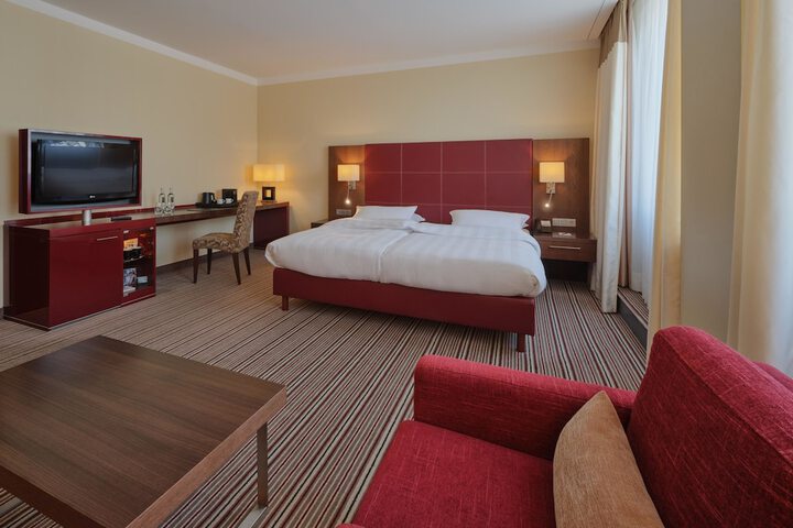 Room 10 of 65