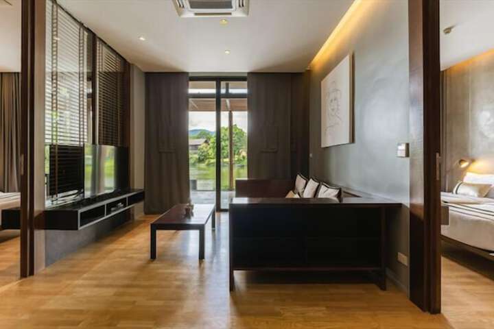 Room 53 of 109