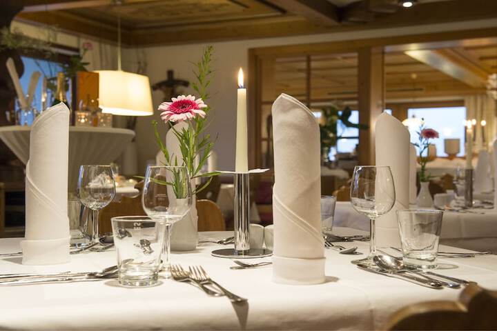Dining 62 of 79