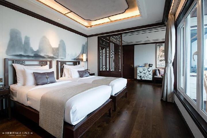 Suite 23 of 31