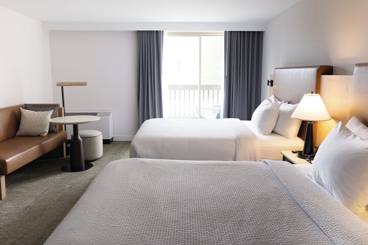 Room 23 of 32