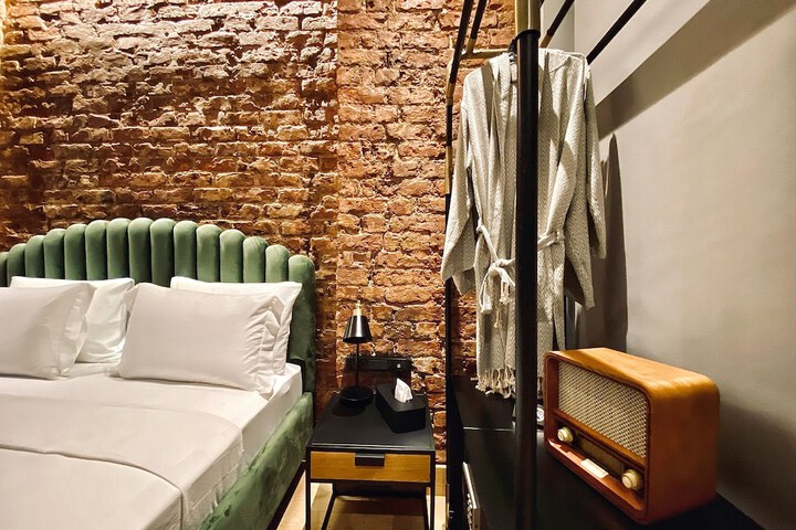 Room 10 of 61