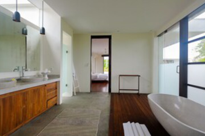 Room 2 of 33
