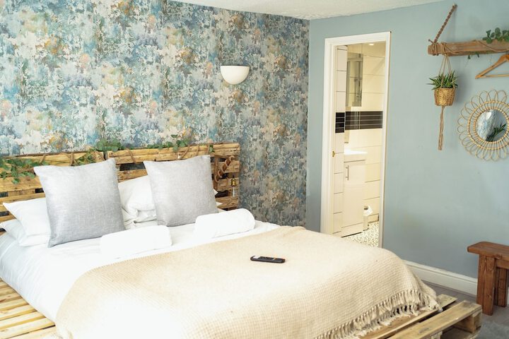 Room 27 of 117