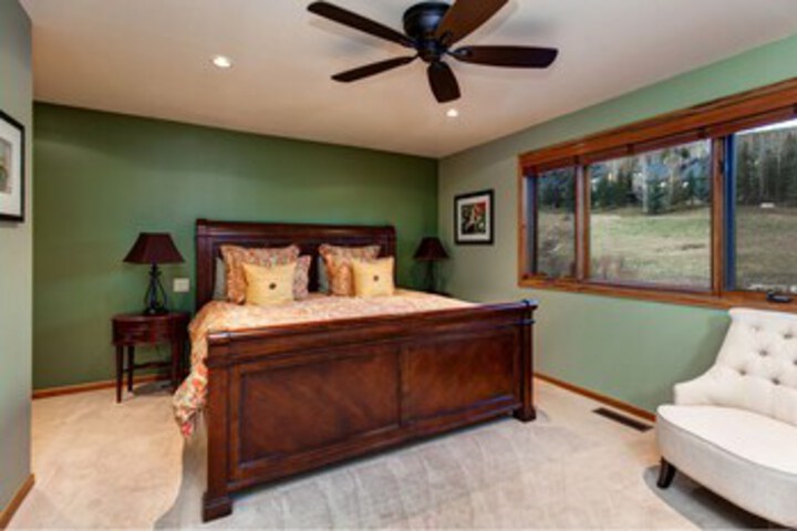 Room 27 of 28