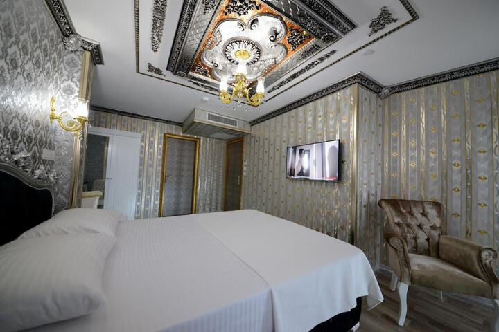 Room 43 of 57