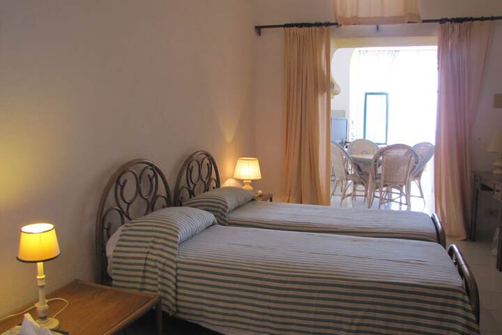 Room 30 of 68