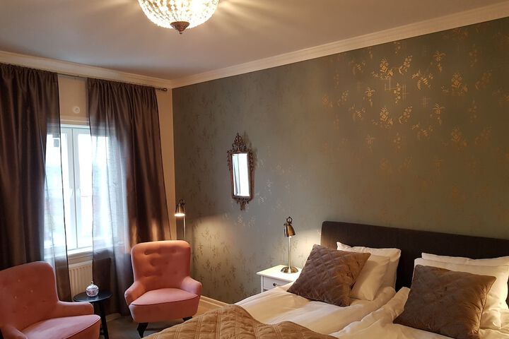 Room 7 of 63