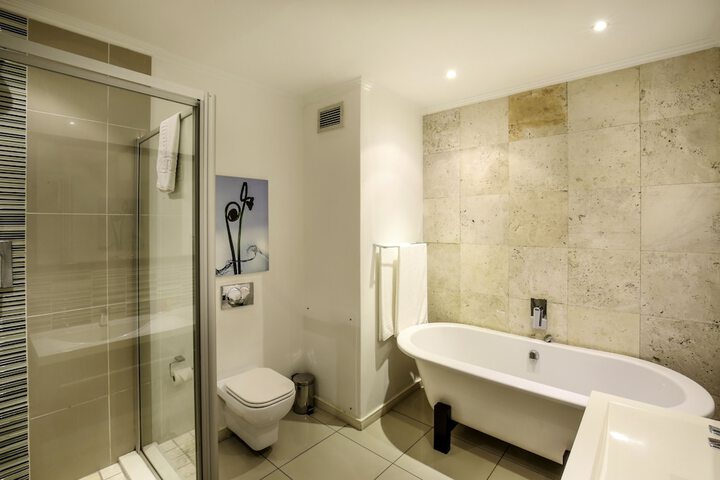 Room 15 of 37