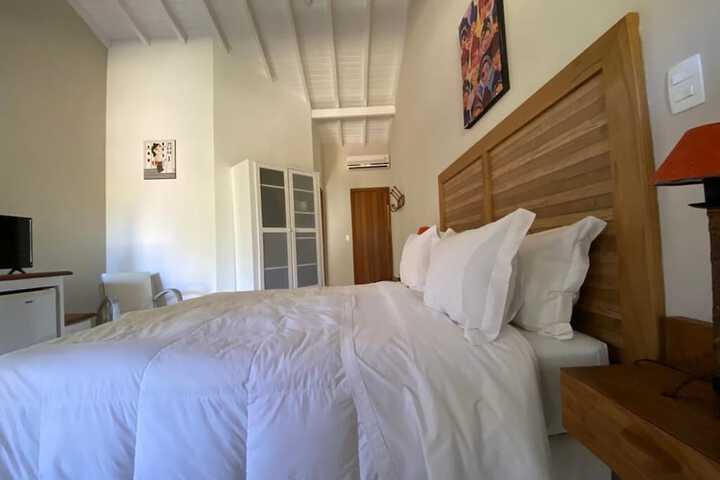 Room 10 of 80