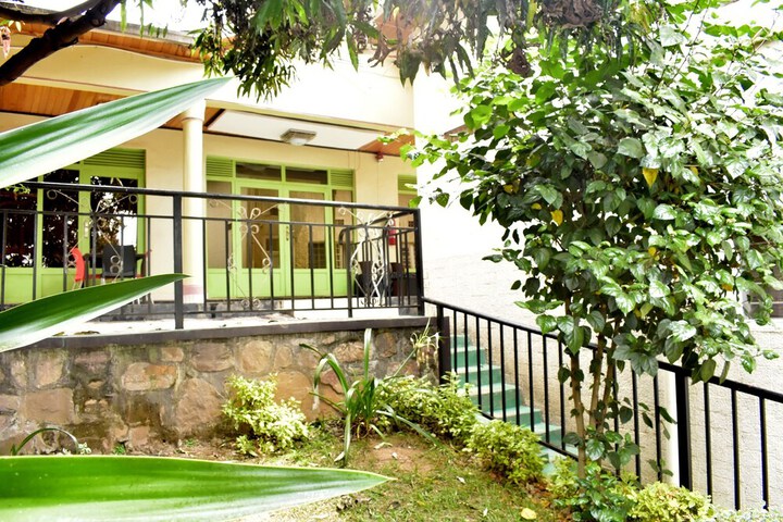 Hotel Exterior 74 of 78