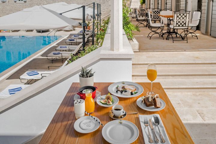 Breakfast/Coffee Service 180 of 219