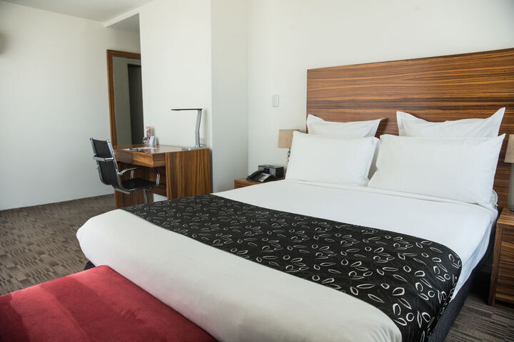 Room 12 of 27