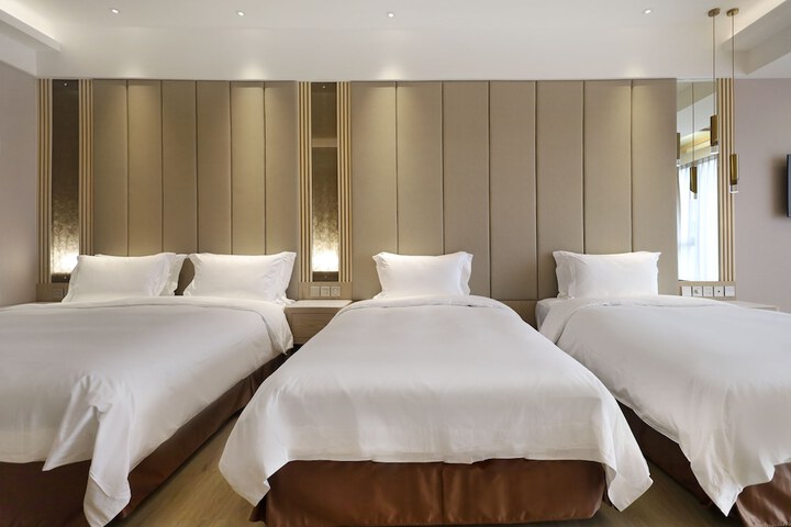 Room 10 of 31