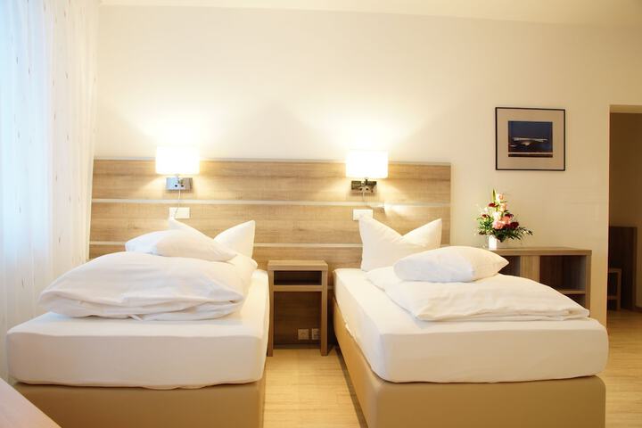 Room 2 of 48