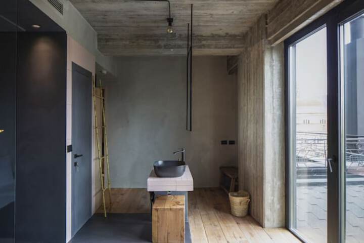 Room 5 of 48