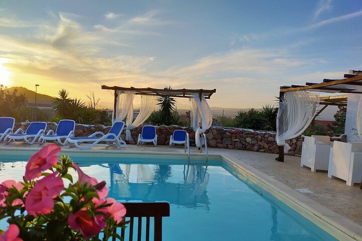 Pools & Facilities