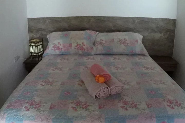 Room 4 of 10