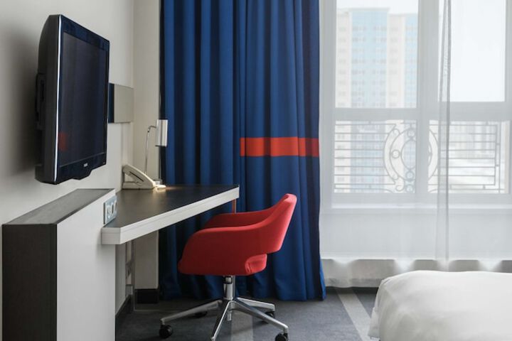 Room 19 of 114