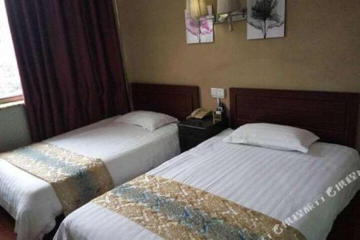 Jinan New Century Business Hotel