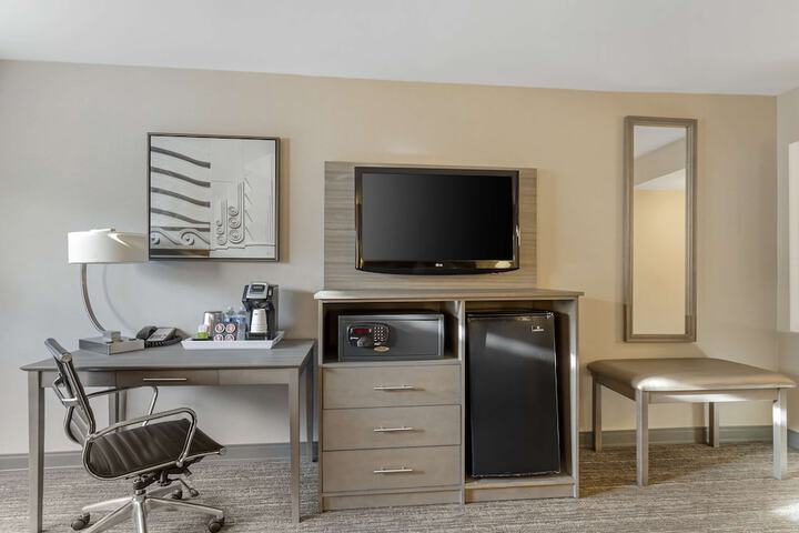 Room 16 of 44