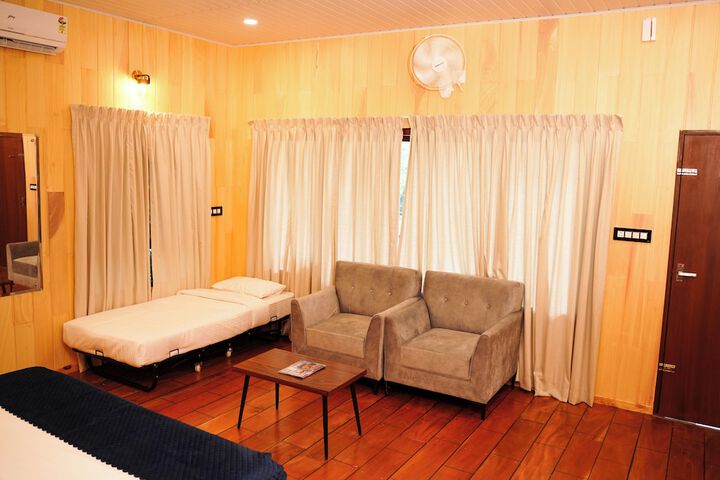 Room 3 of 33