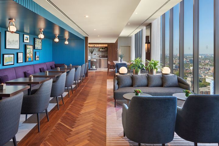 Lounge 107 of 120